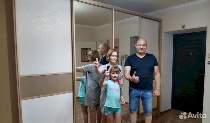 Узкий шкаф