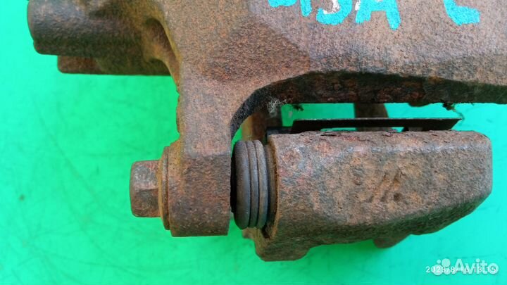 Суппорт передний левый для Mitsubishi Outlander XL