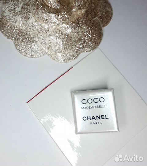 Chanel, vip gift значки,броши,браслеты,брелки