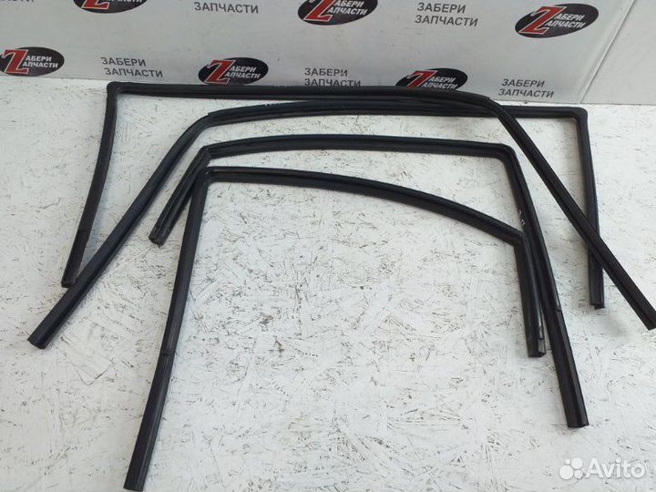 Уплотнитель стекла двери Chevrolet Aveo Т250 седан