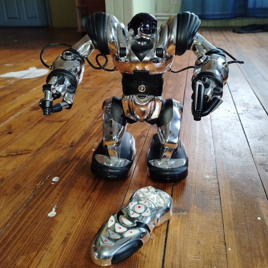 Wowwee Robosapien Humanoid Robot NEW In Box: WowWee Robosapien X