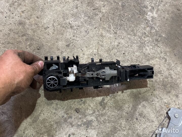 Наружняя ручка двери Renault Scenic 2