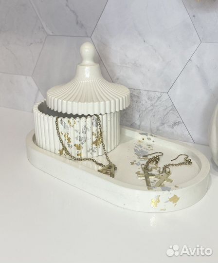 Шкатулка и подставка из гипса