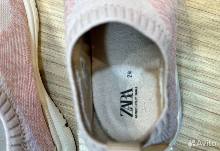 Кроссовки детские zara 24