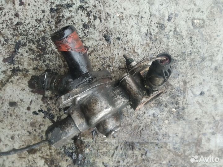 Корпус термостата Форд Мондео 1