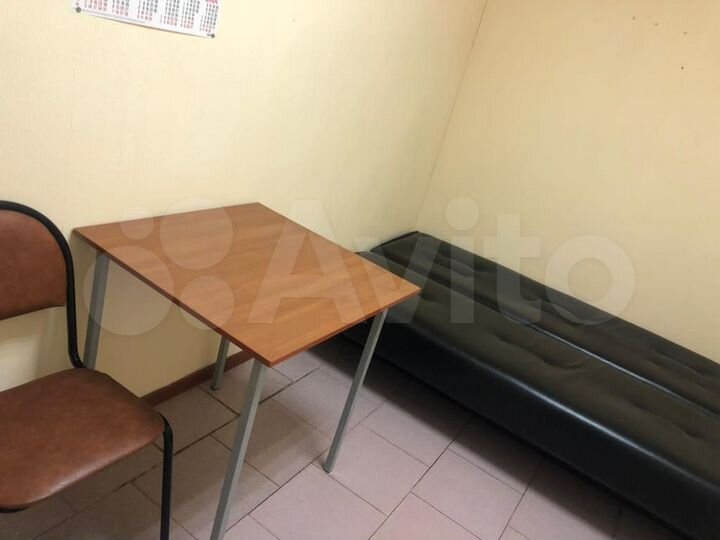 Комната 8 м² в 2-к., 2/4 эт.