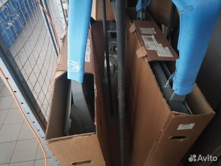 Дверь правая передняя на Tiguan, 5NA831056N