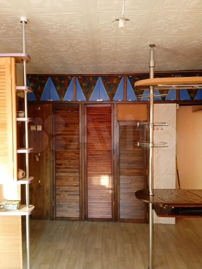 Комната 18 м² в 8-к., 6/9 эт.