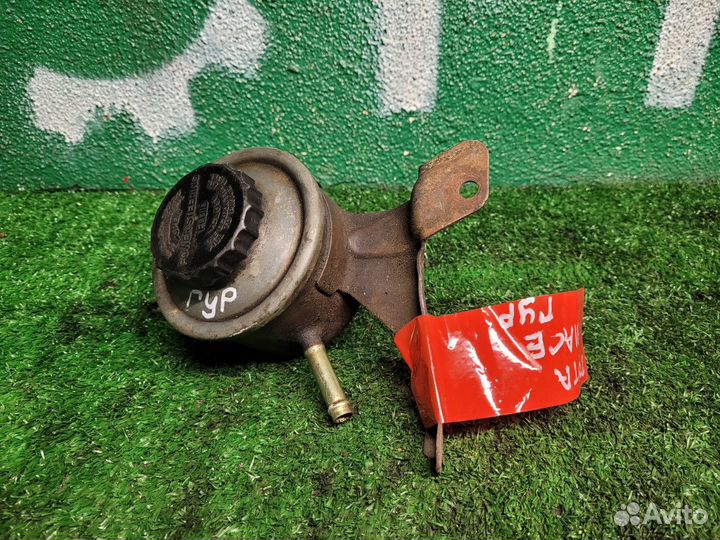 Бачок гидроусилителя Toyota Hiace