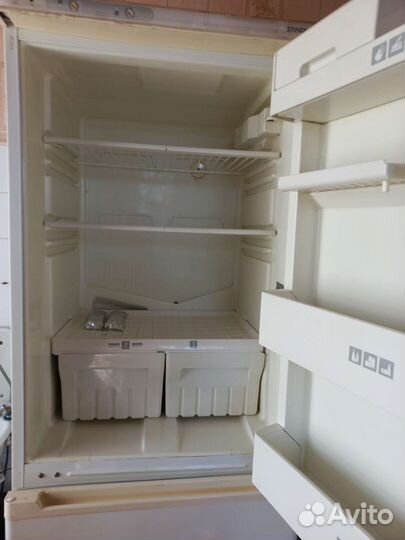 Холодильник двухкамерный Стинол б/у
