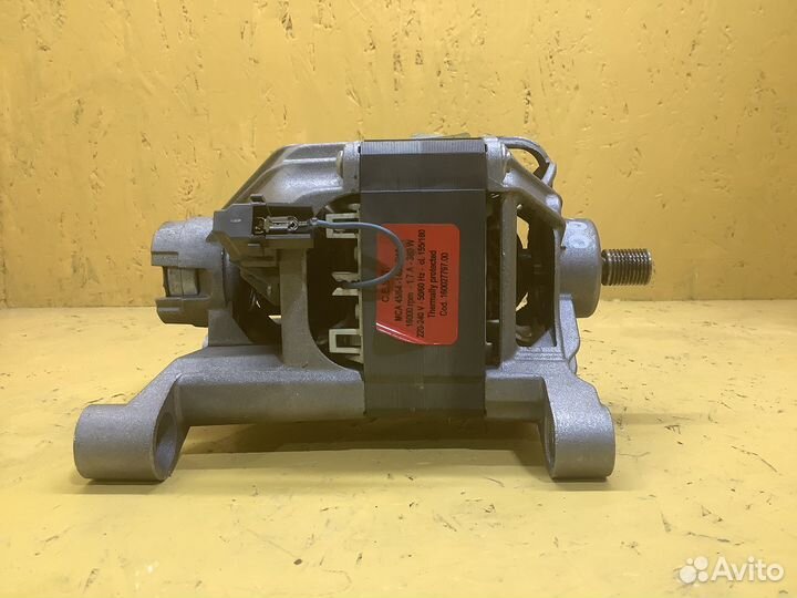 Двигатель мотор Indesit Ariston. (0614)