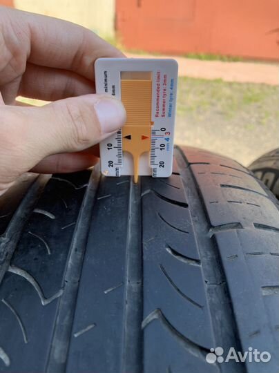 Roadstone CP 672 215/55 R17 94