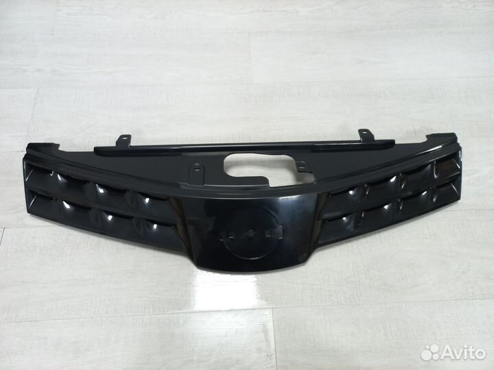 Решетка радиатора Nissa Note 2005-2012 цвет Графит