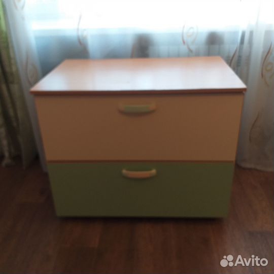 Уголок школьника стол со шкафчиками