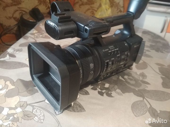Видеокамера sony HDR-AX2000E