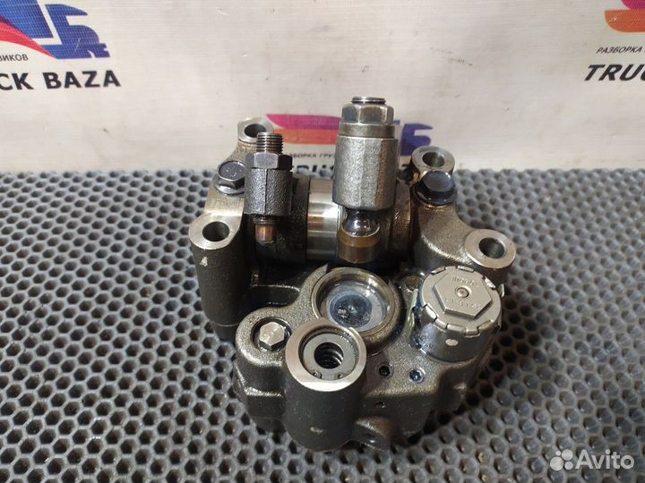 1875605 Вал рокера Daf XF105