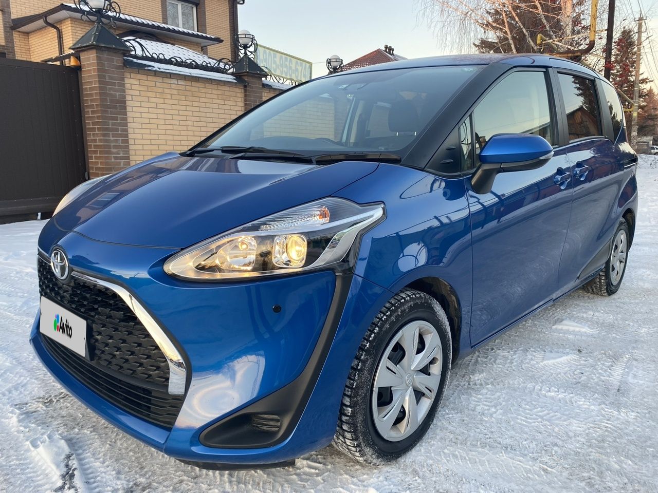 Toyota Sienta: фото владельца