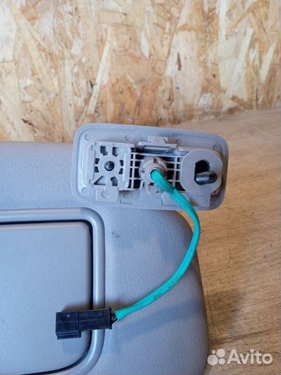 Козырек солнцезащитный Volvo V50