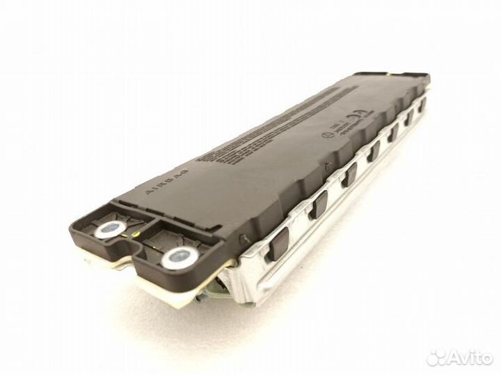 Подушка безопасности в колени Mercedes-Benz