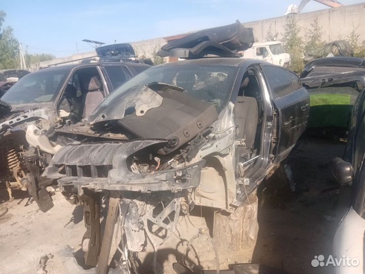 Накладка крышки багажника Renault Fluence