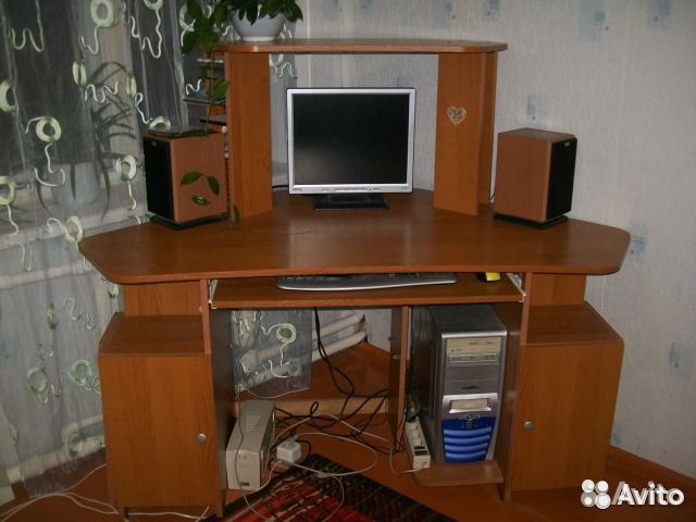 Компьютерный стол