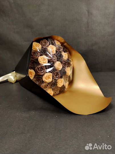 Букет - 37 Роз из Трёх Видов Шоколада