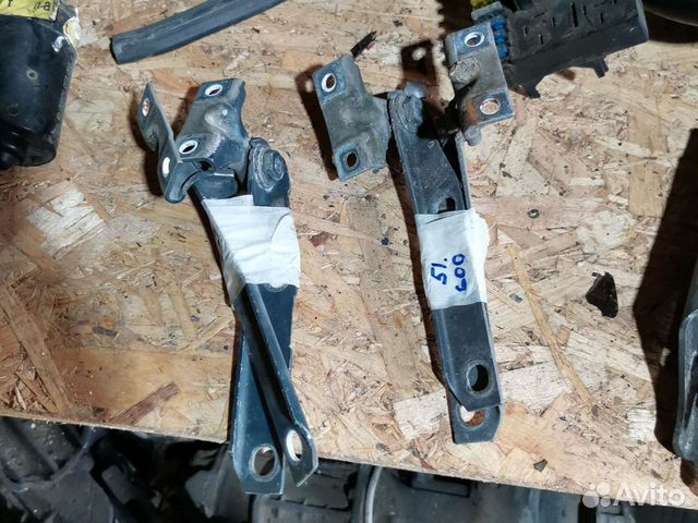 Петля капота ауди 80