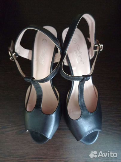 Босоножки женские 37 размер