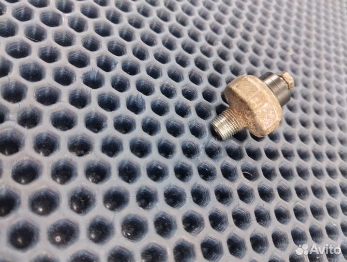 Kawasaki Zephyr 400 датчик давления масла