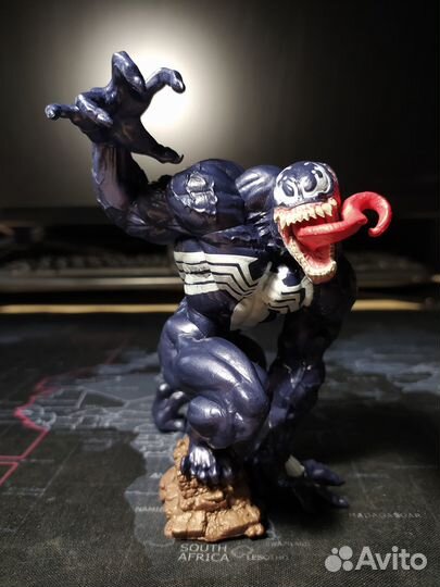 Фигурка Веном