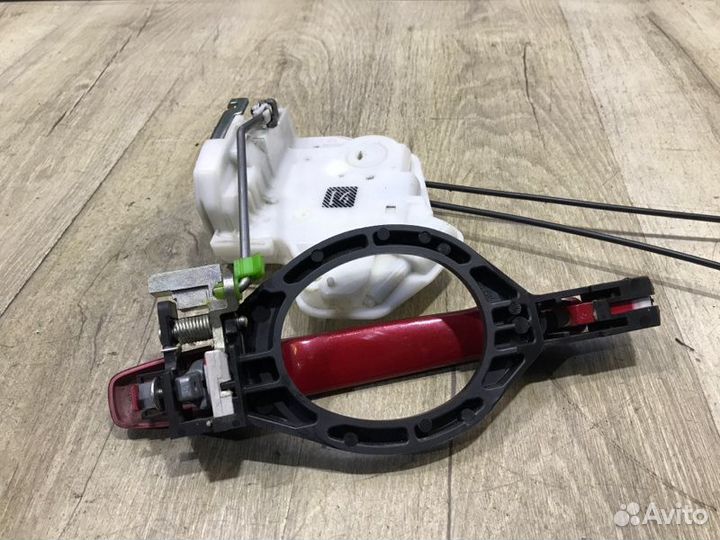 Замок двери задний левый Mitsubishi Asx 1 2010