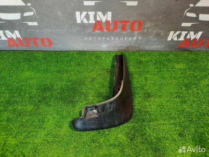 Брызговик задний правый Hyundai Ix35 2.0 G4KD 2011