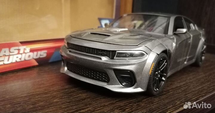 1:24 Jada dodge charger srt hellcat