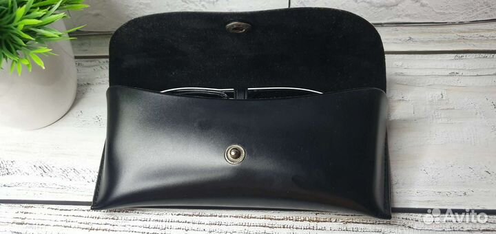 Защитный чехол для очков с салфеткой