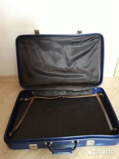 Винтажный чемодан