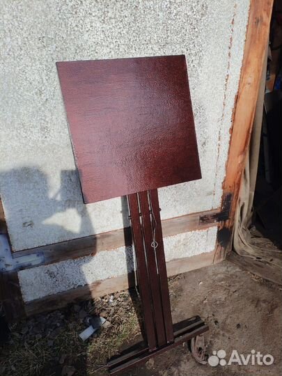 Столик для кафе