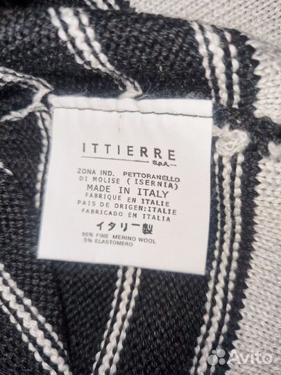 Новая шапка GF ferre Италия