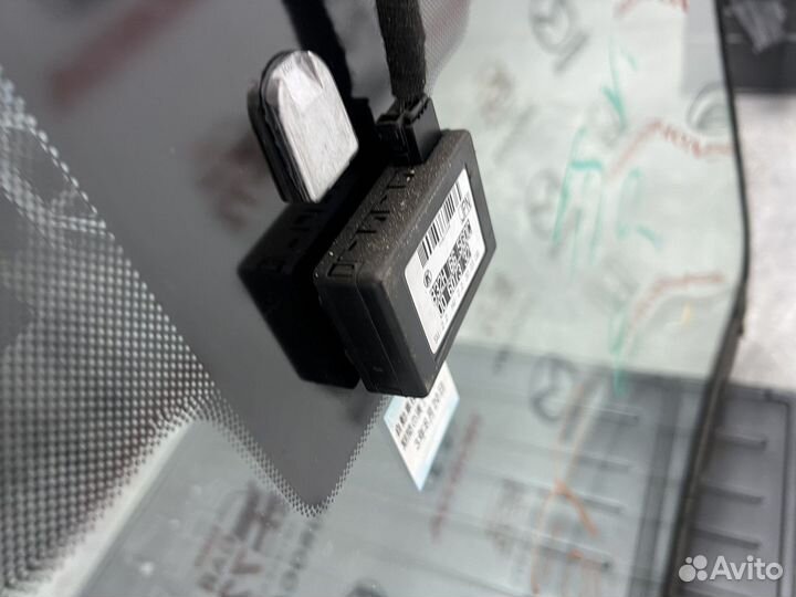 Стекло лобовое переднее Mazda Axela BK 2002-2008