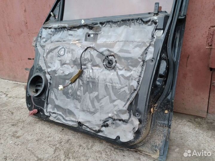 Правая передняя дверь Opel Monterey Isuzu Trooper