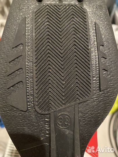 Беговые лыжи с ботинками 33 размера