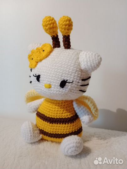 Hello Kitty (Хеллоу Китти) мягкая вязаная игрушка