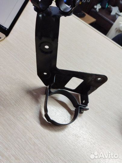 Кронштейн радиатора Audi А4 В9 cvna 2017