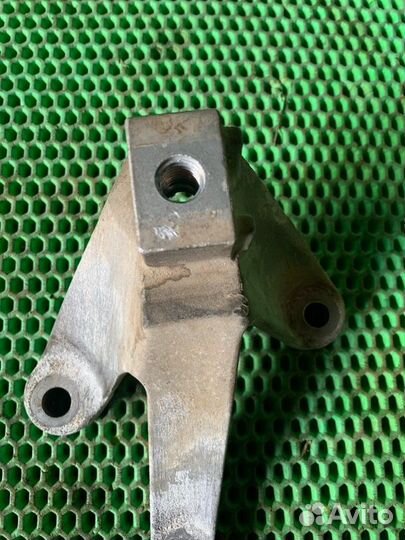 Кронштейн кпп левый Ford Focus 3 3 iqdb 2013