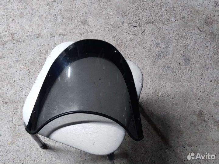 Стандартное ветровое стекло на FZS600 1998-2001 г