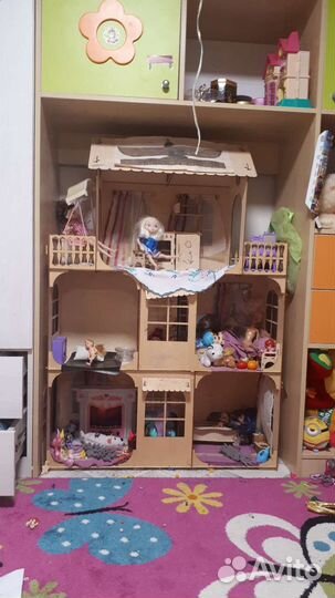 Большой кукольный домик