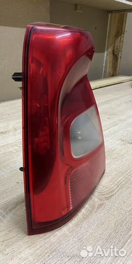 Фонарь задний левый на renault logan 1 рестайлинг