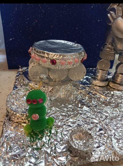 Поделка из бросового материала