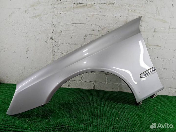 Крыло переднее левое Mercedes Benz E-class W211 2