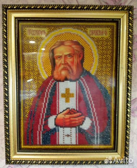 Иконы вышиты чешским бисером