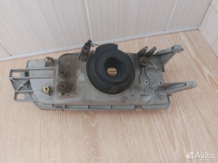 Фара левая Mitsubishi Lancer / Mitsubishi Libero